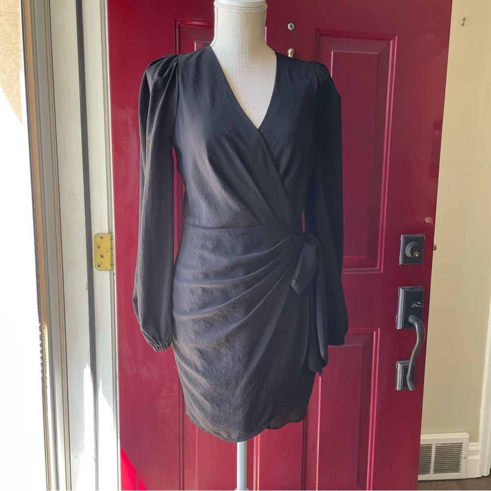 g.p.d. Mini Puff Sleeve Wrap V-Neckline Dress – Black (Size S) - Picture 5 of 10